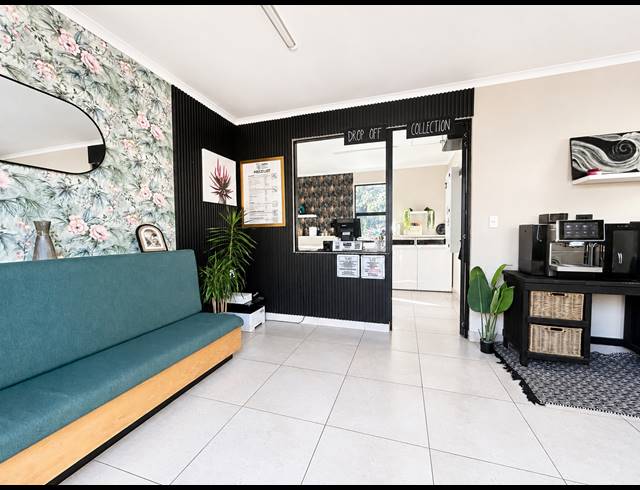 1 BEDROOM APARTMENT TO LET IN WATERFALL
